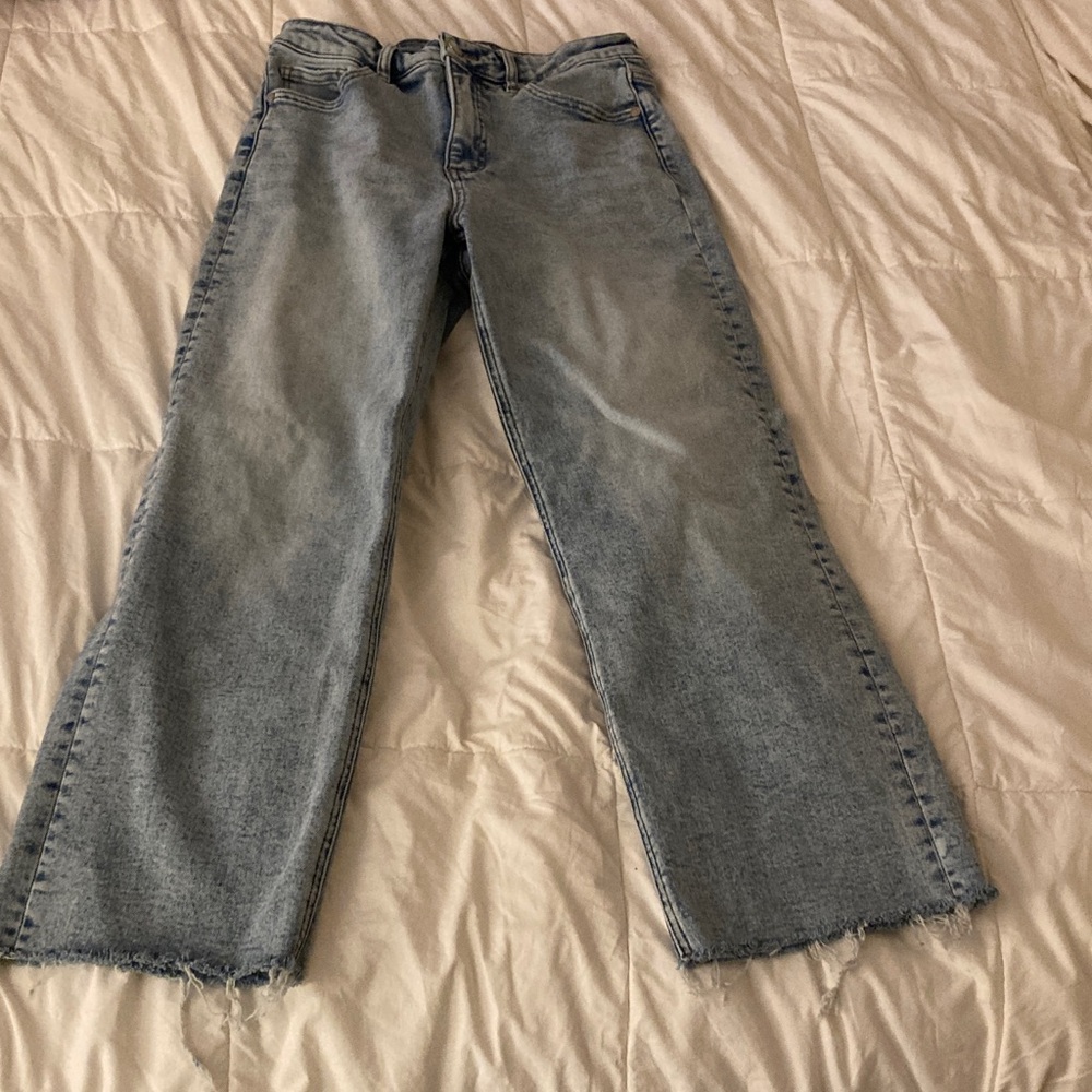 Can’t crop the feeling MOCO Exclusive tummy control wide leg jeans